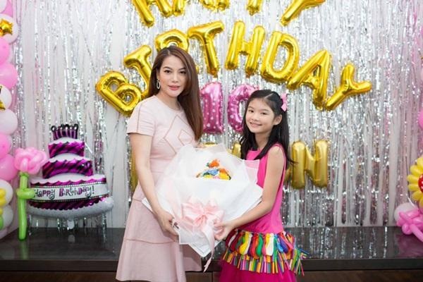 Nữ diễn viên Trương Ngọc Ánh bất ngờ tái hợp chồng cũ trong tiệc sinh nhật con gái - Hình 5