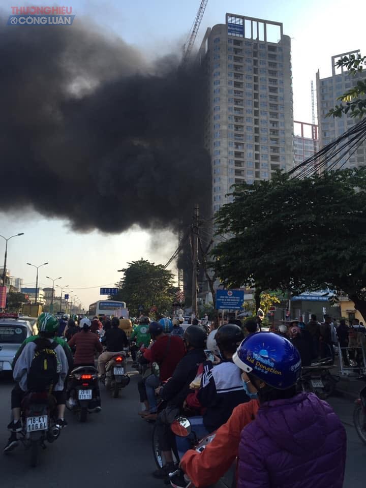 Hà Nội: Cháy lớn tại chung cư Imperial Plaza 360 Giải Phóng - Hình 5