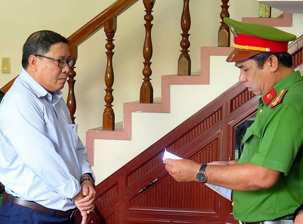Phú Yên: Tiếp tục truy tố cựu chủ tịch huyện cùng 15 đồng phạm - Hình 2