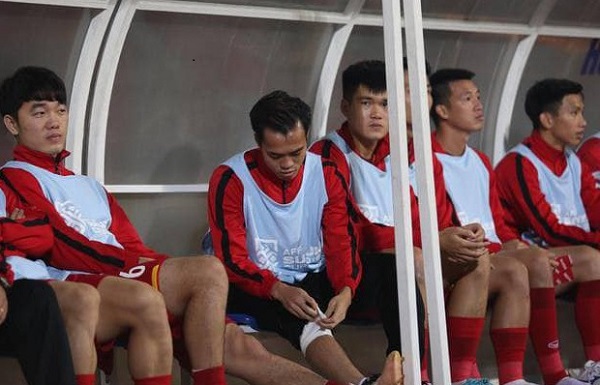 Văn Toàn dính chấn thương nặng, nguy cơ chia tay AFF Cup 2018