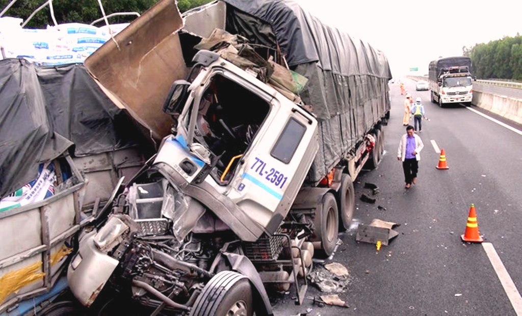 Cao tốc Đà Nẵng - Quảng Ngãi: Tai nạn khiến 1 người chết và 1 bị thương - Hình 1