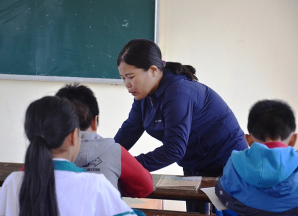 Quảng Bình: Khởi tố vụ cô giáo cho cả lớp tát học sinh 231 cái