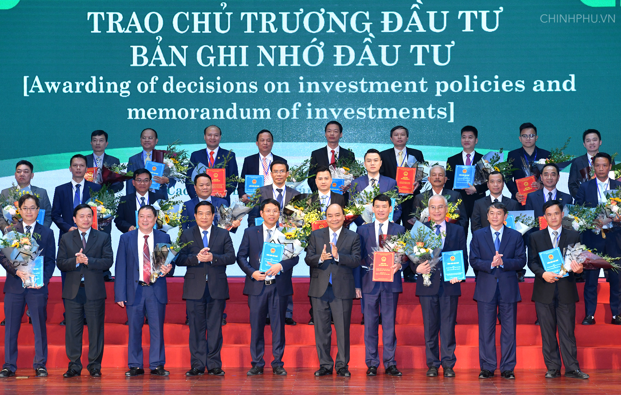 Thủ tướng mong các nhà đầu tư giúp Cao Bằng 'không cao hơn thì cũng phải bằng' - Hình 3