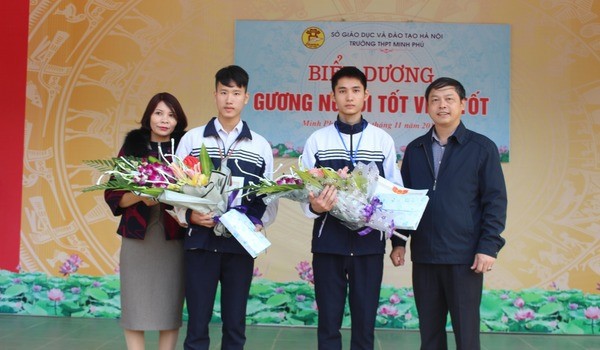 Hà Nội: Cảm phục trước hành động của hai học sinh nhặt được 20 triệu ở Sóc Sơn - Hình 1