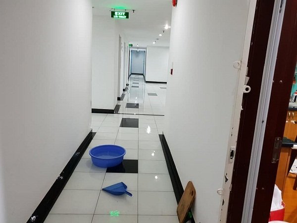 Nhiều chung cư tại TP.HCM, dân bức xúc khi nước liên tục tràn vào nhà - Hình 2