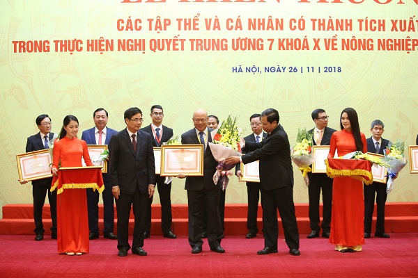 Vinamilk nhận bằng khen của Thủ tướng Chính phủ về phát triển tam nông bền vững - Hình 1
