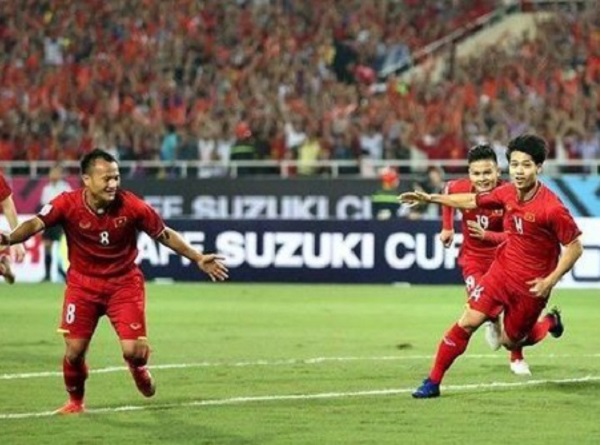 ĐT Việt Nam vào tốp 100 BXH FIFA, bỏ xa các đội trong khu vực?