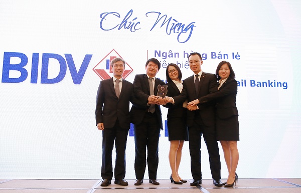 BIDV - Ngân hàng đầu tiên đạt giải “Ngân hàng Bán lẻ Tiêu biểu” 3 năm liên tiếp - Hình 1