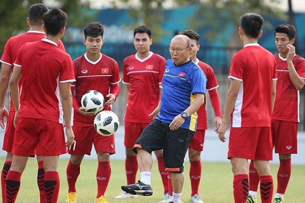 ĐT Việt Nam chính thức lọt Top 100 trên BXH FIFA - Hình 1