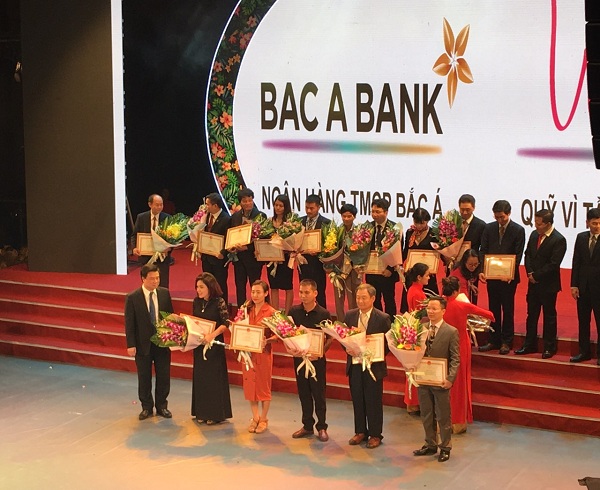 Bac A Bank và Quỹ Vì Tầm Vóc Việt trao học bổng 2018 cho học sinh, sinh viên - Hình 5