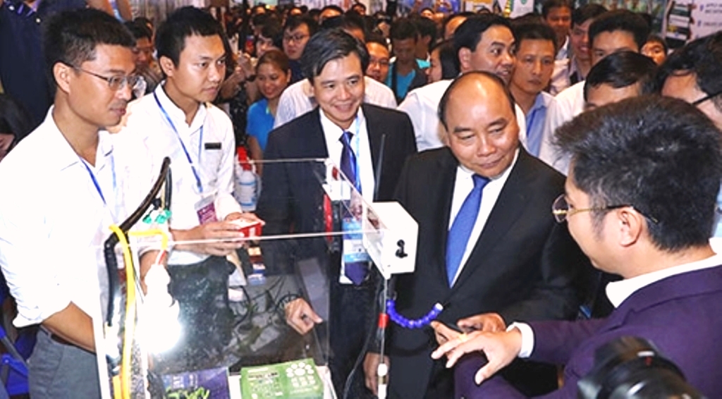 Thủ tướng Nguyễn Xuân Phúc dự Techfest 2018 - Hình 2