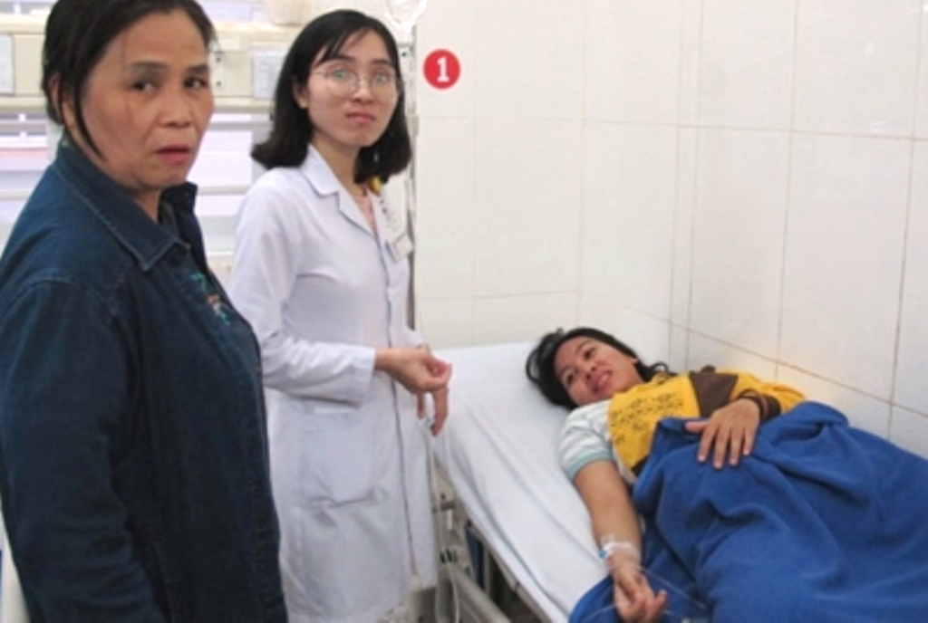 Đắk Lắk: Ăn bánh mỳ ngộ độc, 73 người nhập viện - Hình 2