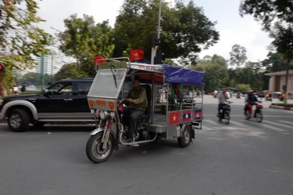 Việt Nam & Philippines: Người hâm mộ háo hức chuẩn bị ‘đồ nghề’ cổ vũ cho ĐT - Hình 2