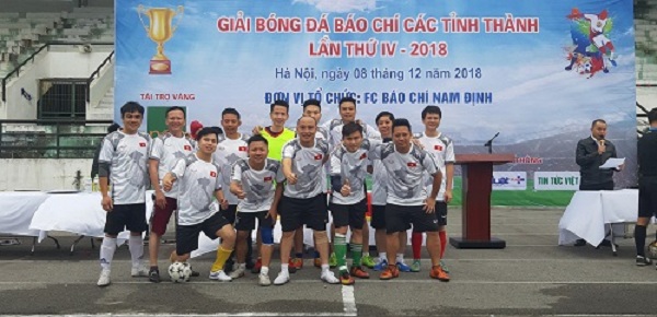 FC Báo chí Nghệ Tĩnh lên ngôi vương sau 4 năm lỡ hẹn - Hình 3