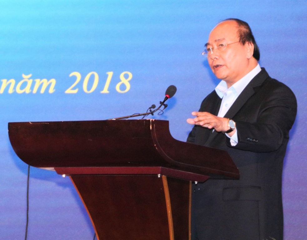 Giữ dân di cư tự do bằng cách phát triển cơ sở hạ tầng, nâng cao mức sống