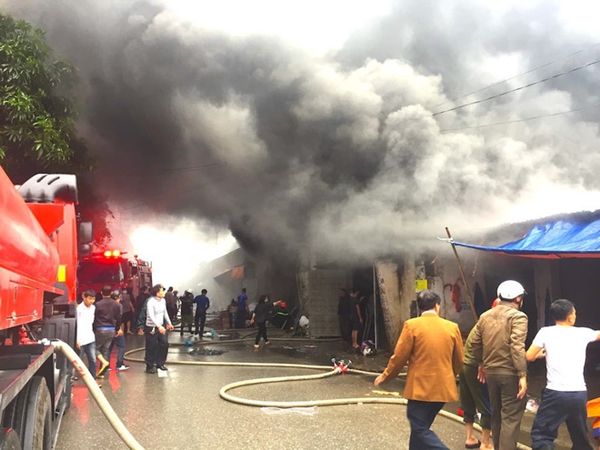Bộ Công an vào cuộc điều tra vụ cháy kho hàng gần chợ Vinh - Hình 2