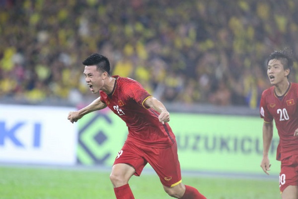 Cầm hòa Malaysia 2-2 trên sân Bukit Jalil, Việt Nam giành lợi thế lớn ở trận chung kết lượt về - Hình 1