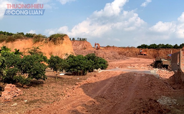 Lạng Giang (Bắc Giang): Nhiều quả đồi bị san phẳng vì hoạt động khai thác đất trái phép - Hình 2