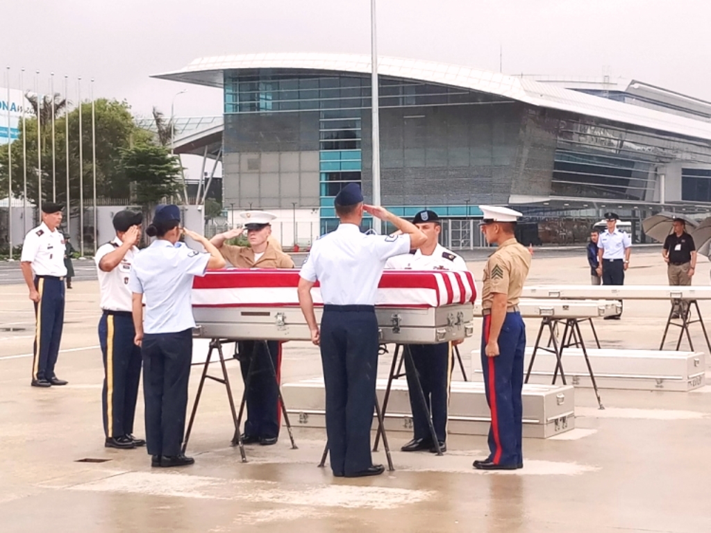 Trao trả hài cốt quân nhân Hoa Kỳ mất tích trong chiến tranh Việt Nam tại Đà Nẵng