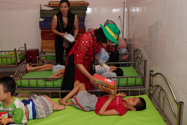 “Ấm áp tình thương” “trước thềm” Giáng sinh tại Trung tâm Bảo trợ xã hội Quảng Nam - Hình 2