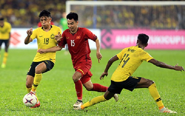 "Cờ đến tay", thầy trò HLV Park Hang Seo cứ việc phất!?