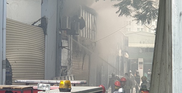 Cháy lớn cạnh trụ sở Liên đoàn bóng đá Việt Nam - Hình 7