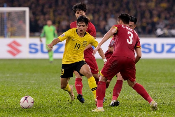 Fox Sports Asia ca ngợi các cầu thủ Việt Nam là những chú rồng vàng - Hình 1