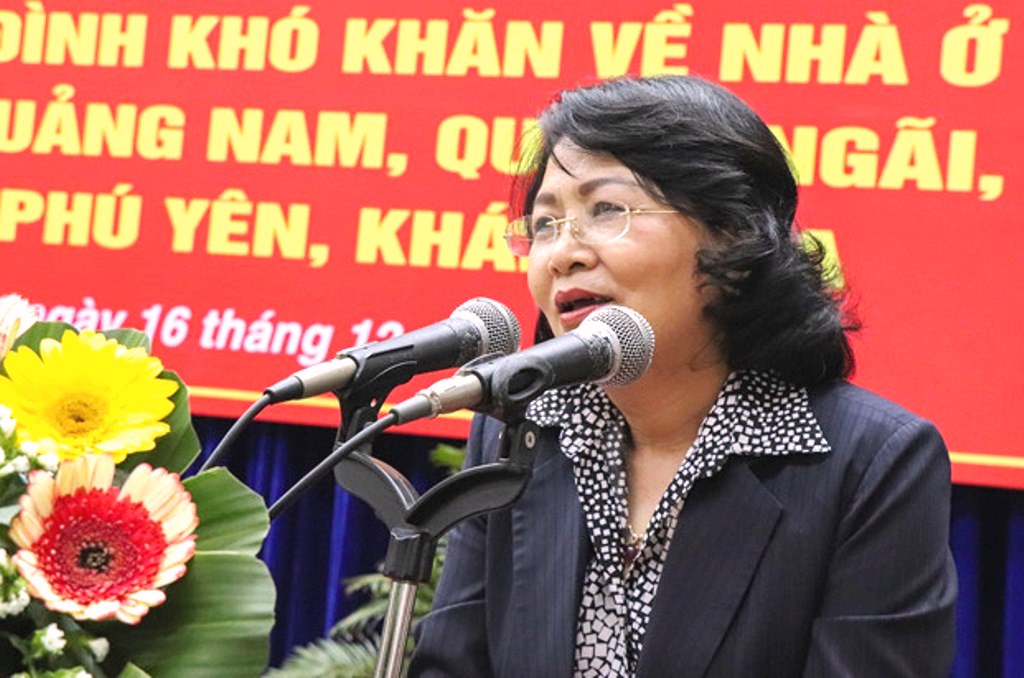 Quảng Nam: Phó chủ tịch nước thăm gia đình dân quân tử vong cứu người trong lũ - Hình 3