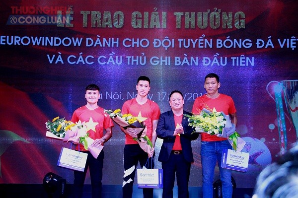 Lễ vinh danh của Erowindow dành cho đội tuyển Việt Nam - Hình 1