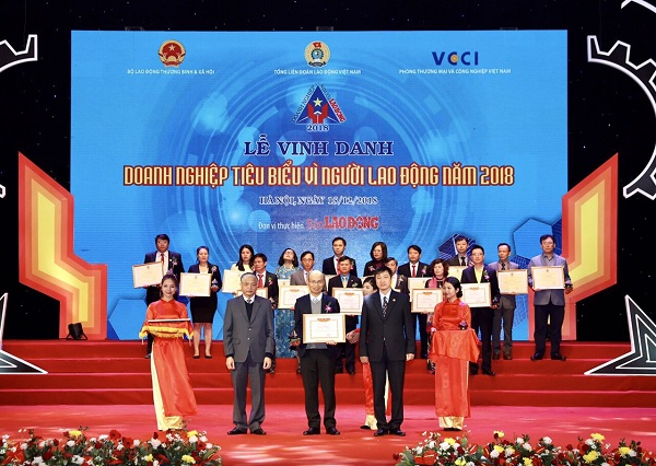 BAC A BANK - Doanh nghiệp tiêu biểu vì người lao động 2018 - Hình 1