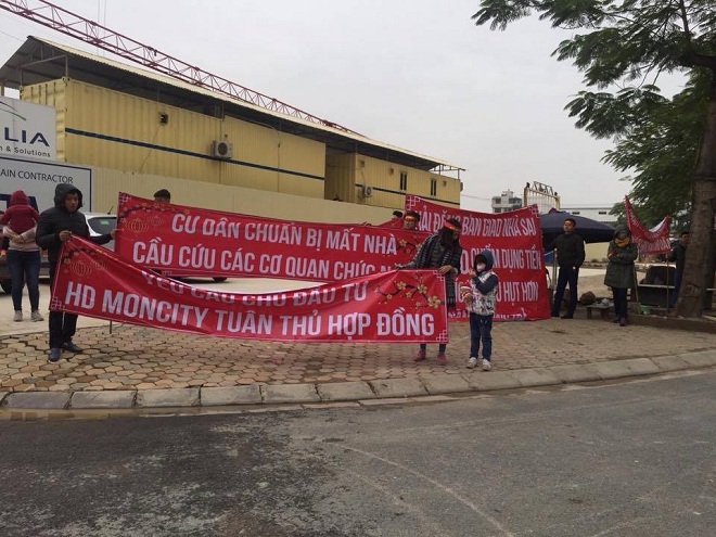 Cư dân HD Mon bức xúc, tiếp tục căng băng rôn đỏ rực tại Mỹ Đình