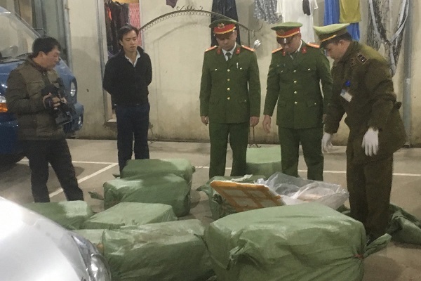 Lạng Sơn: Thu giữ 880 kg nầm lợn bốc mùi hôi thối - Hình 1