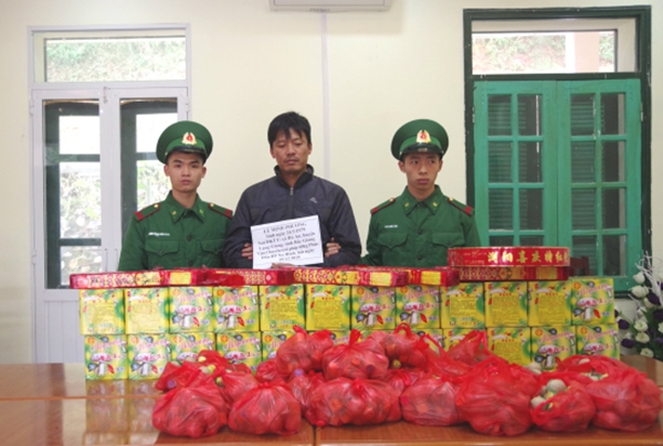 Lạng Sơn: Phát hiện, bắt giữ đối tượng vận chuyển 60 kg pháo lậu - Hình 1