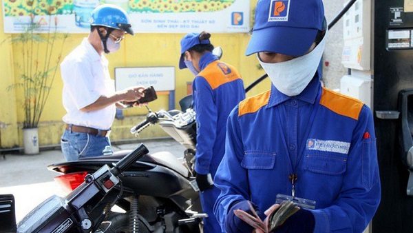 Xăng dầu tiếp tục giảm giá