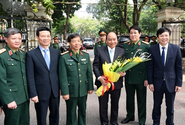 Thủ tướng Nguyễn Xuân Phúc thăm và làm việc với Báo Quân đội nhân dân - Hình 1