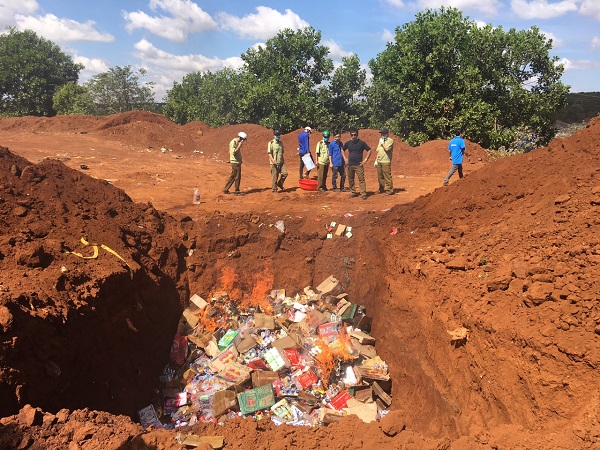 Gia Lai: Tiêu hủy tang vật, hàng hóa, phương tiện vi phạm hành chính
