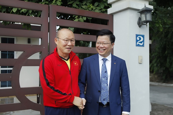 TPBank tặng thưởng 2 tỷ đồng cho đội tuyển bóng đá Việt Nam - Hình 2