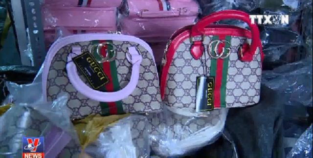 TP. HCM: Thu giữ hàng ngàn túi sách hàng hiệu nhái