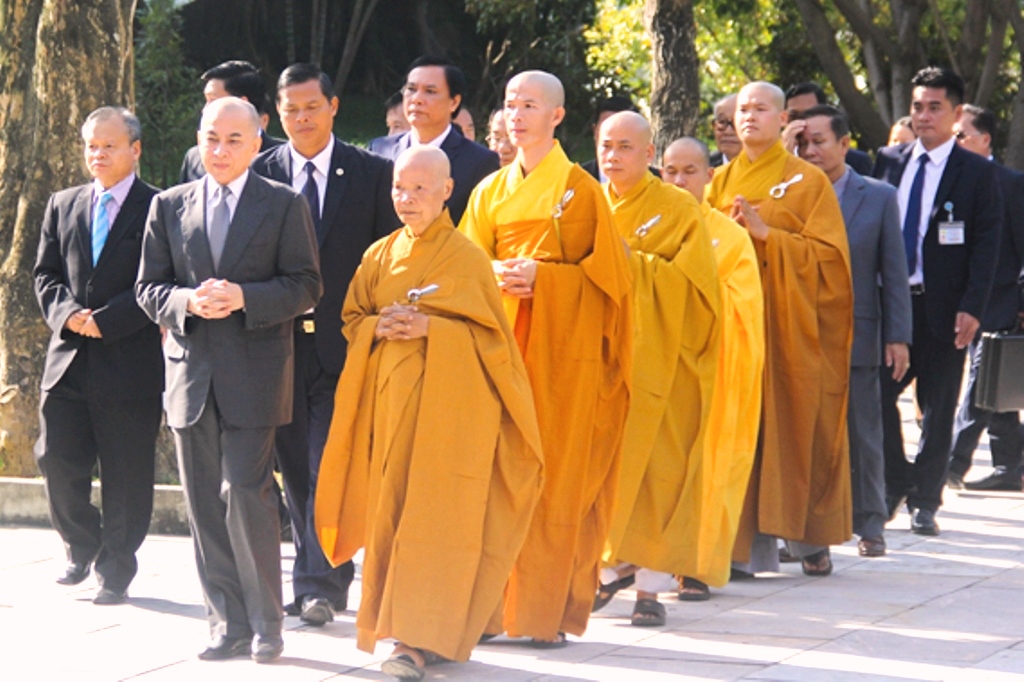 Đà Nẵng: Quốc vương Campuchia viếng thăm chùa Linh Ứng - Hình 3
