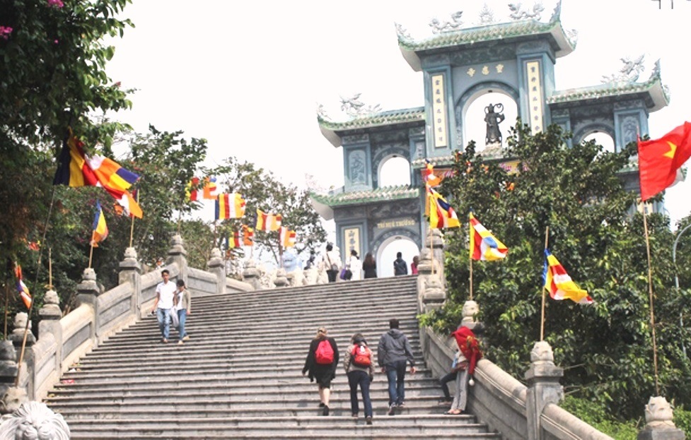 Đà Nẵng: Quốc vương Campuchia viếng thăm chùa Linh Ứng - Hình 2