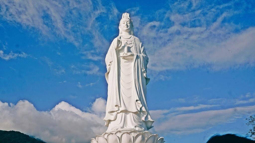 Đà Nẵng: Quốc vương Campuchia viếng thăm chùa Linh Ứng - Hình 4