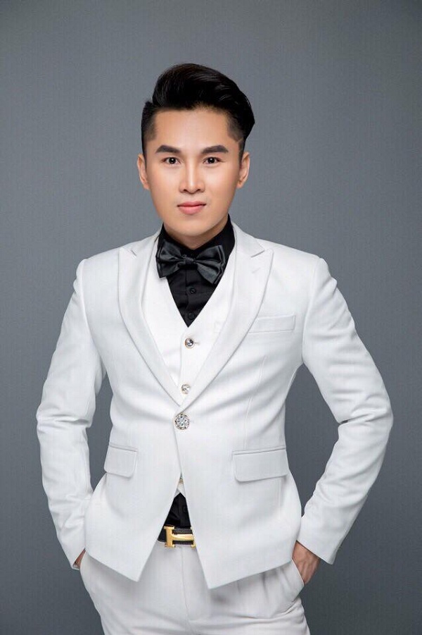 Ca sĩ Du Thiên mừng rơi nước mắt vì lấy lại được Face book chính chủ