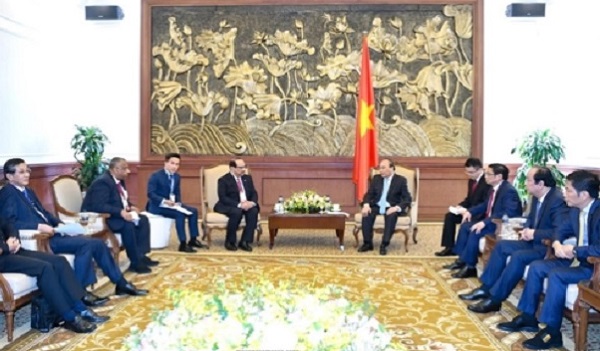 Thủ tướng Nguyễn Xuân Phúc tiếp các nhà đầu tư vào dự án Liên hợp lọc hóa dầu Nghi Sơn - Hình 1