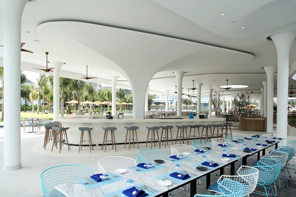 Khách sạn 5 sao Premier Residences Phu Quoc Emerald Bay khuyến mại lớn chào năm mới 2019 - Hình 1
