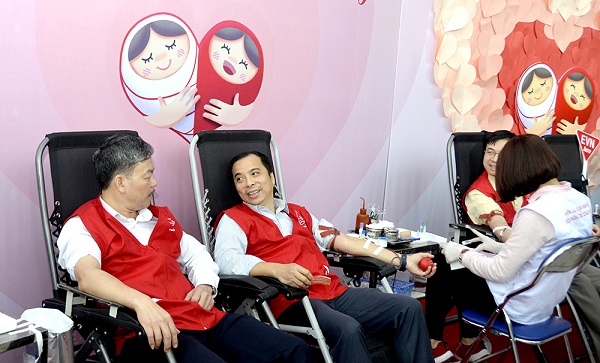 Phát động Tuần lễ hồng EVN lần thứ IV: “Vạn trái tim - Một tấm lòng”