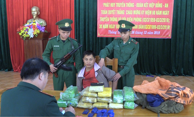 Nghệ An: Bắt đối tượng người Lào “tuồn” 50.000 viên ma túy vào Việt Nam - Hình 1