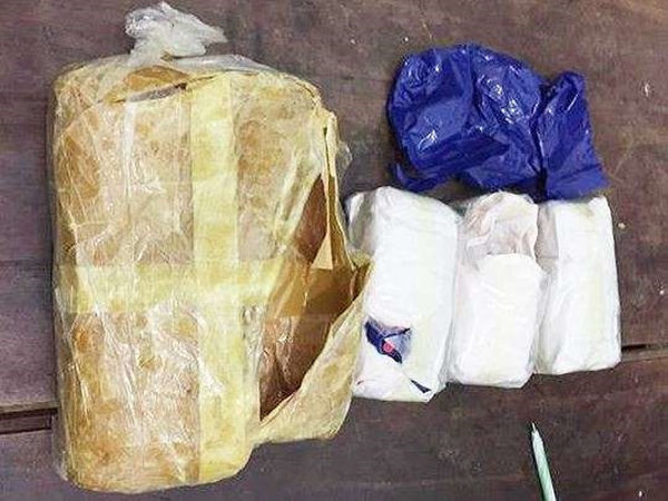 Sơn La: Bắt giữ đối tượng vận chuyển 5.600 viên ma túy tổng hợp - Hình 1