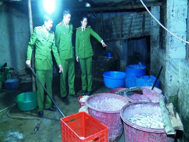 Thanh Hóa: Bắt quả tang cơ sở dùng hóa chất tẩy, tạo màu, chống thối cho thực phẩm