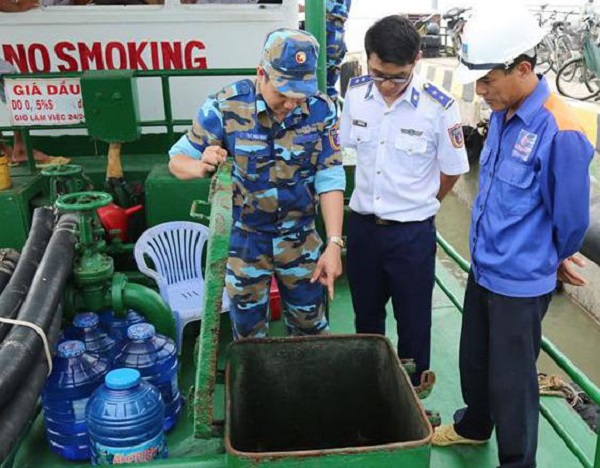 Lực lượng Cảnh sát biển: Bắt giữ nhiều vụ vận chuyển dầu DO trái phép - Hình 1