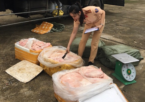 Hà Nội: Bắt giữ vụ vận chuyển 2,5 tấn nầm động vật bốc mùi hôi thối